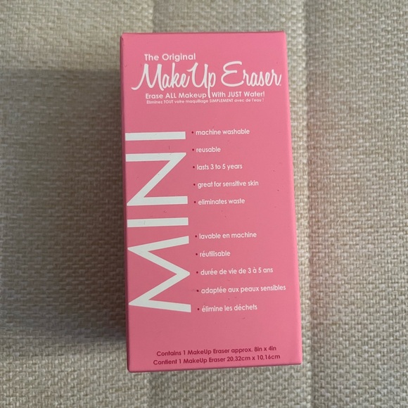 NWT Makeup Eraser Mini MakeUp Eraser in Mini Pink - Picture 3 of 5